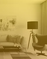 Alumni auf der Couch Hintergrund.png